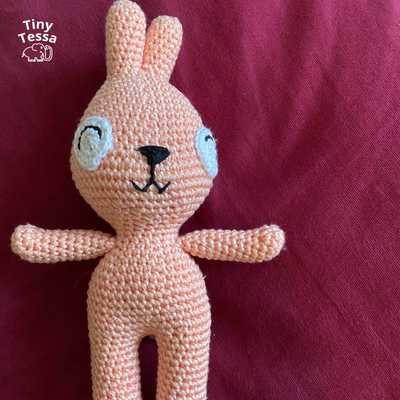 The bunny with Hoooked Eucalyps yarn